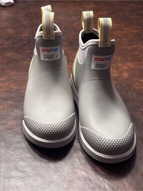 Xtratuf Boots Sport women’s size 9 brand new
